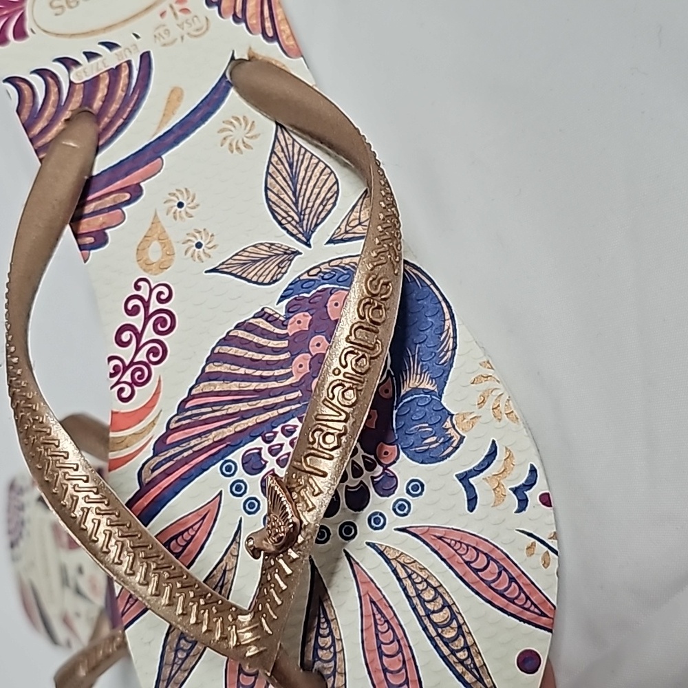 NWOT Havaianas Flip Flops - Picture 2 of 4
